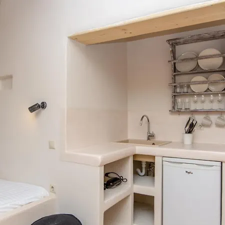 Ampelos Hotel 3*